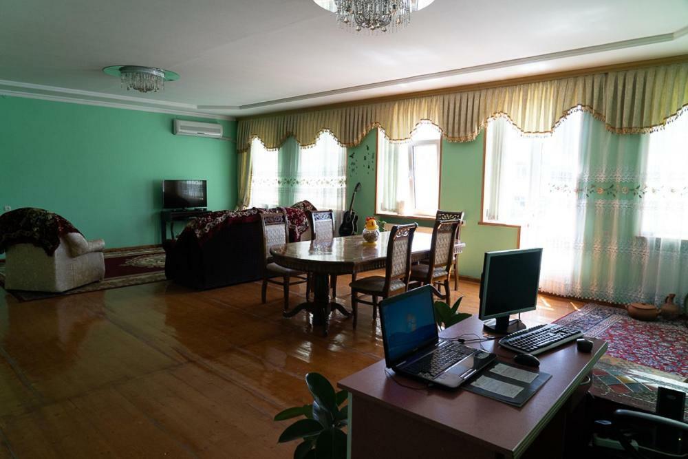 Khurma Hostel Ganja Extérieur photo